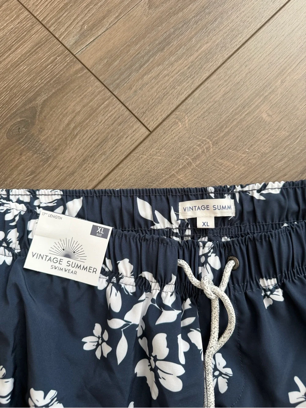 Men’s swim shorts XL Vintage Style Navy Floral Swim Trunks NWT
